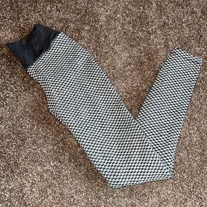 Butt scrunch leggings!